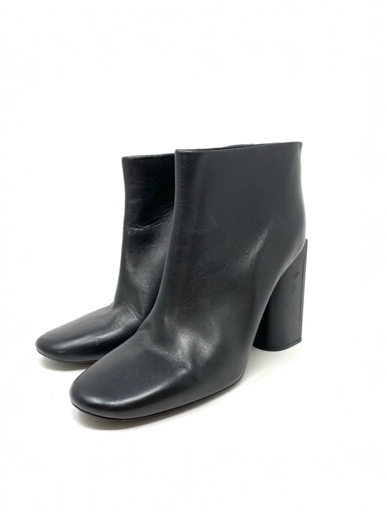 Rochas Black Leather Booties, Size 41, Made In Italy